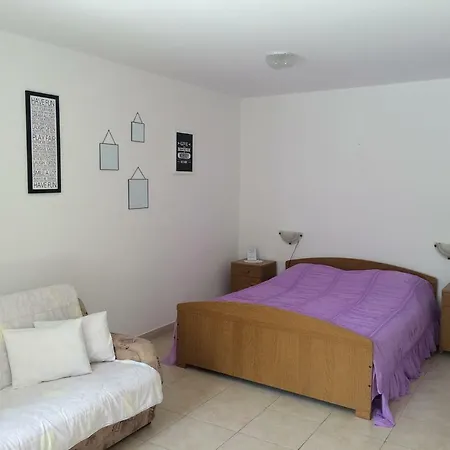 Studio Zaton Veliki 2107b זאטון